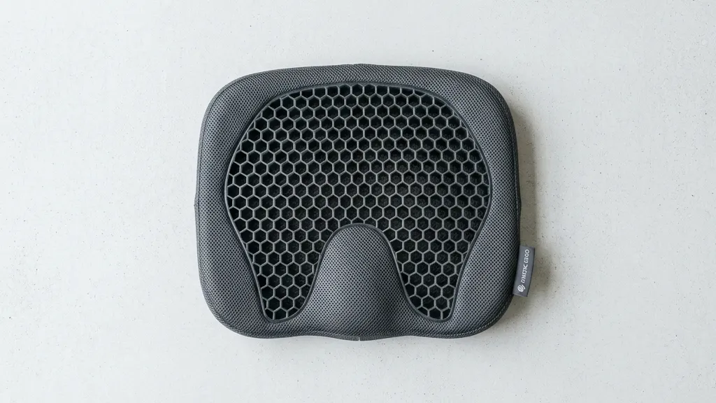 仙骨の痛みをゼロにする医療発想の魔法の座布団！「EXGEL ザ・アウル」で椅子を最強の相棒へ