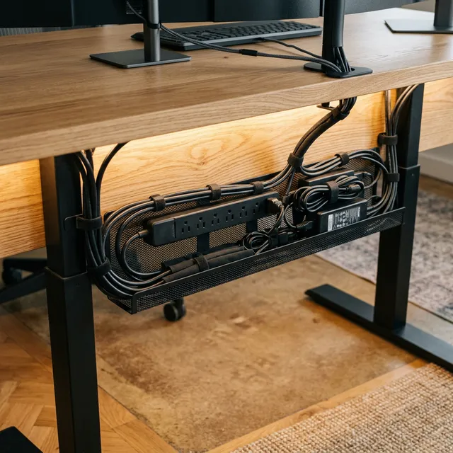 足元の配線地獄から脱出！サンワダイレクトのメッシュ式ケーブルトレー（ネジ固定）が最強な理由のアイキャッチ画像